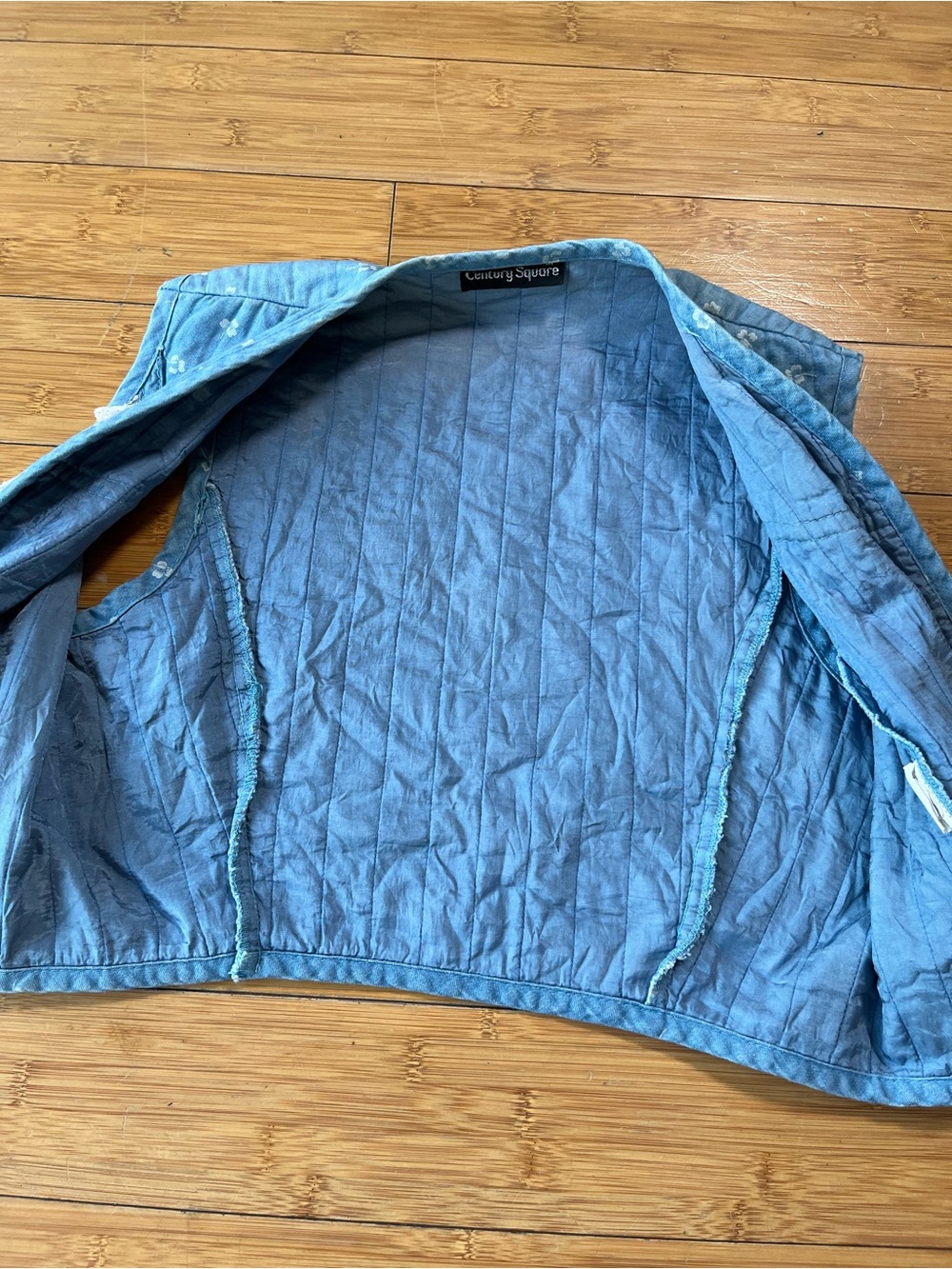 Vintage Cottagecore Quilted Blue Clover Leaf Cropped Vest with Darling Lace Trim - Picture 7 of 10